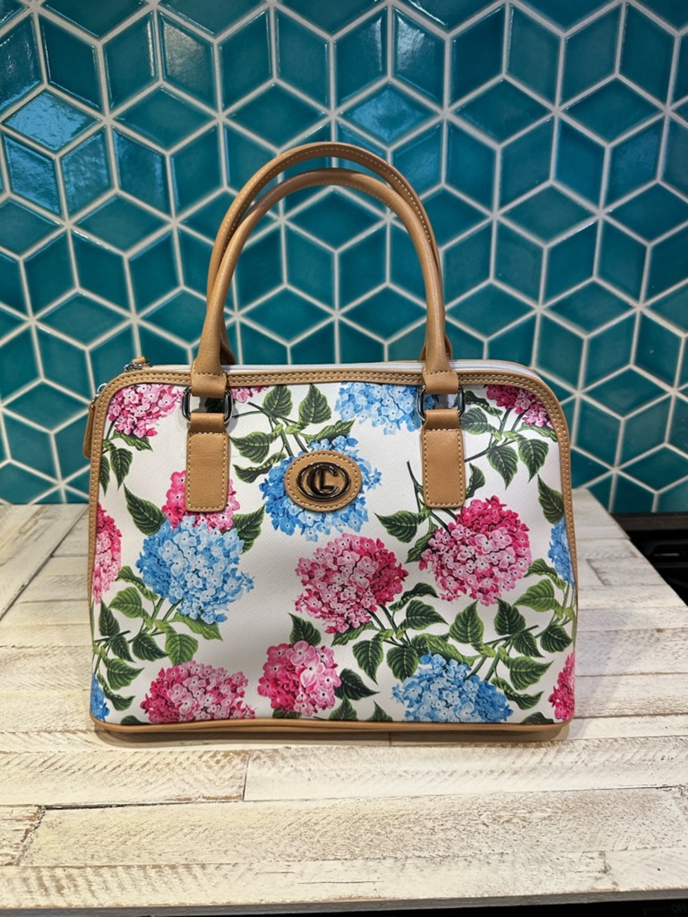 Liz Claiborne Floral Hydrangea Satchel Handbag in White and Tan